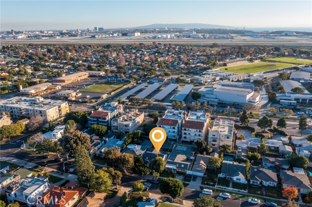 7424 W 85th Street, Los Angeles CA: https://media.crmls.org/medias/8f44cc6a-8b31-4cf0-a1de-d5bb007fedf1.jpg