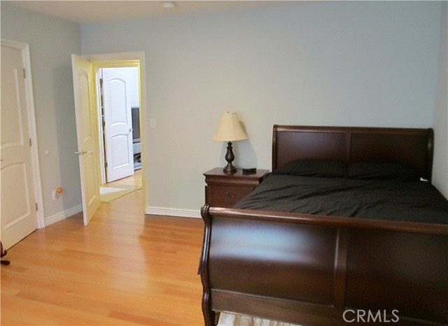 Detail Gallery Image 30 of 32 For 925 Sherlock Dr, Burbank,  CA 91501 - 3 Beds | 3 Baths