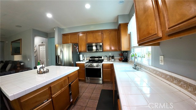 Detail Gallery Image 9 of 23 For 1847 Browning Ct, San Jacinto,  CA 92583 - 4 Beds | 2/1 Baths