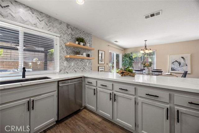 1534 Rowan Gln, Escondido CA: https://media.crmls.org/medias/8f466146-26f2-4e3d-b65b-ff29d4f18764.jpg