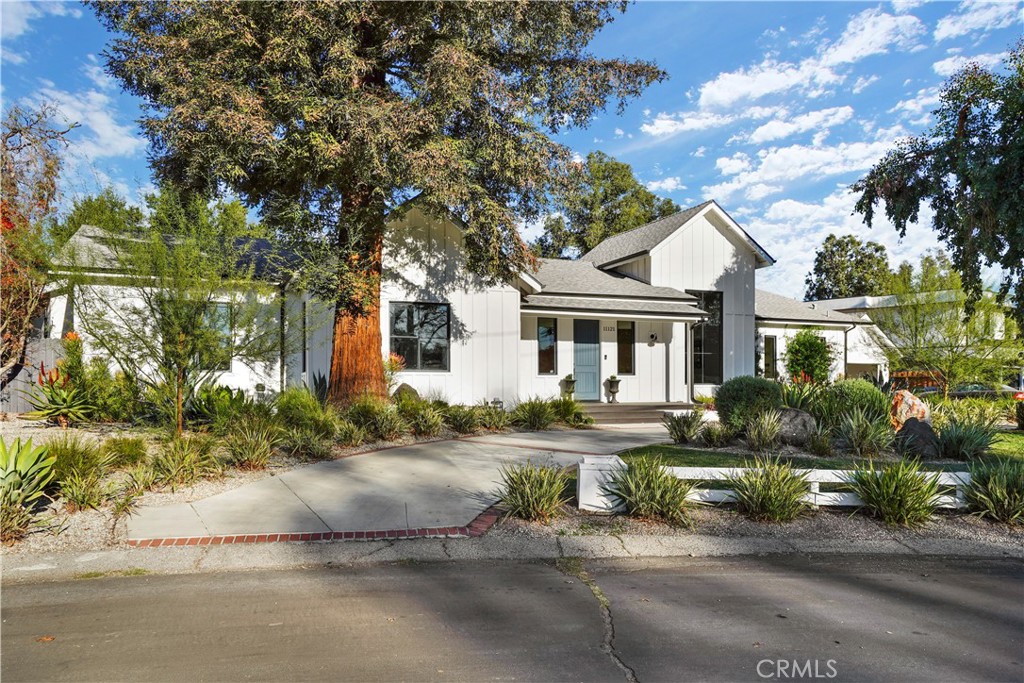 11121 Valley Spring Lane — architectural residence