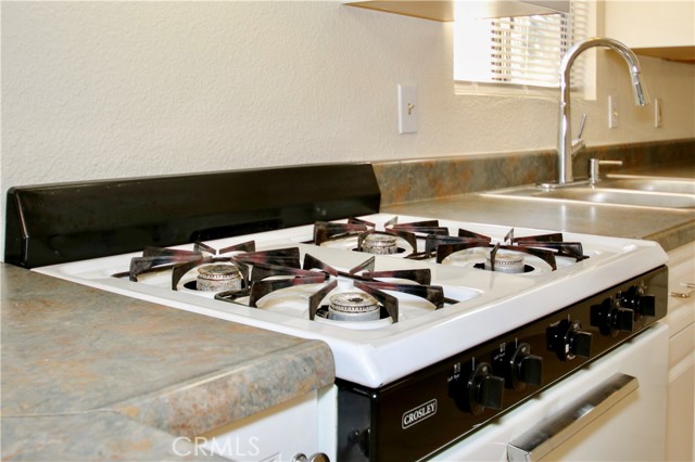 Detail Gallery Image 10 of 20 For 7775 Hopi, Yucca Valley,  CA 92284 - 2 Beds | 1 Baths