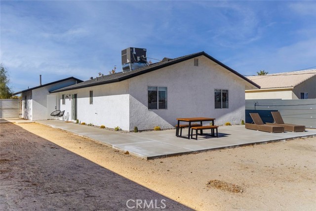 Detail Gallery Image 4 of 53 For 6635 Morongo Rd, Twentynine Palms,  CA 92277 - 3 Beds | 1 Baths