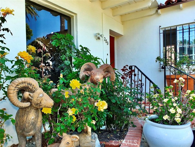 Detail Gallery Image 5 of 27 For 259 Roycroft Ave, Long Beach,  CA 90803 - 3 Beds | 2 Baths
