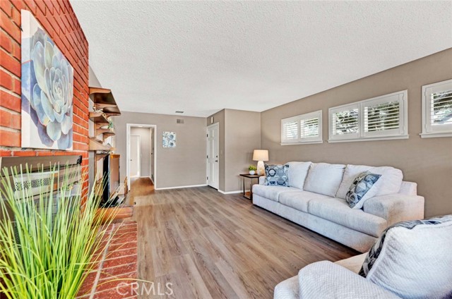 1309 N Linwood Avenue, Santa Ana CA: https://media.crmls.org/medias/8f49b261-00e8-40fe-9dde-effd3b6b8764.jpg