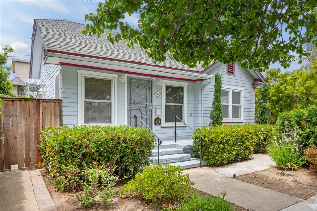 305 Obispo Avenue, Long Beach, CA 90814
