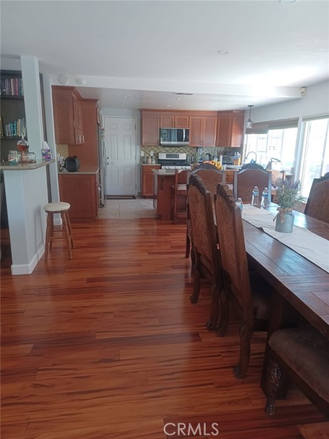 9849 Canada Way, Riverside CA: https://media.crmls.org/medias/8f4a3755-5d1b-425d-8ae4-4c5fcacc9f91.jpg