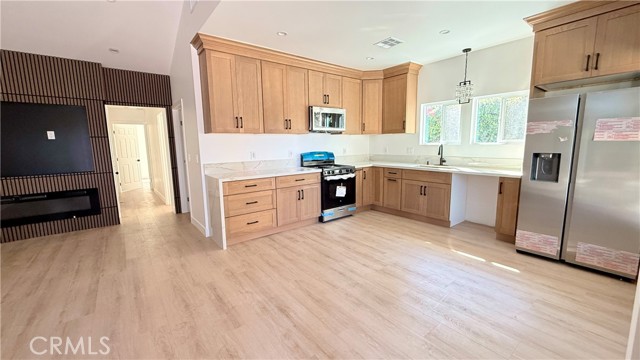 Detail Gallery Image 2 of 9 For 17438 1/2 Horace St, Granada Hills,  CA 91344 - 2 Beds | 1 Baths