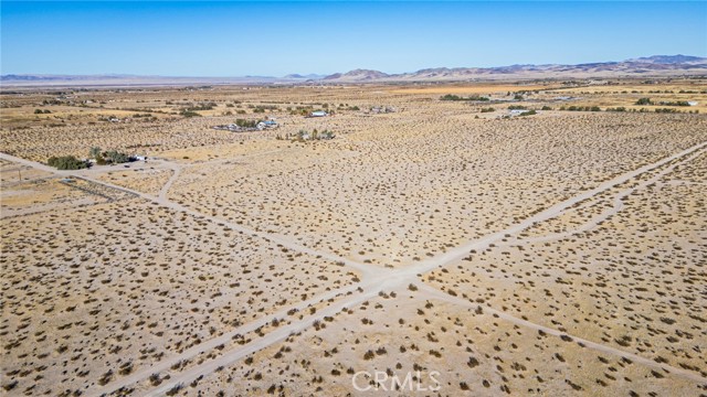 46300 Palos Verdes Road, Newberry Springs CA: https://media.crmls.org/medias/8f4c8fc7-b755-415f-9de6-db3ce2aa734c.jpg