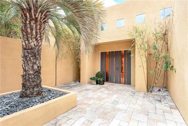 10272 Overhill Drive, North Tustin CA: https://media.crmls.org/medias/8f4c90ab-26b5-4e2e-b475-0a5f039a2205.jpg