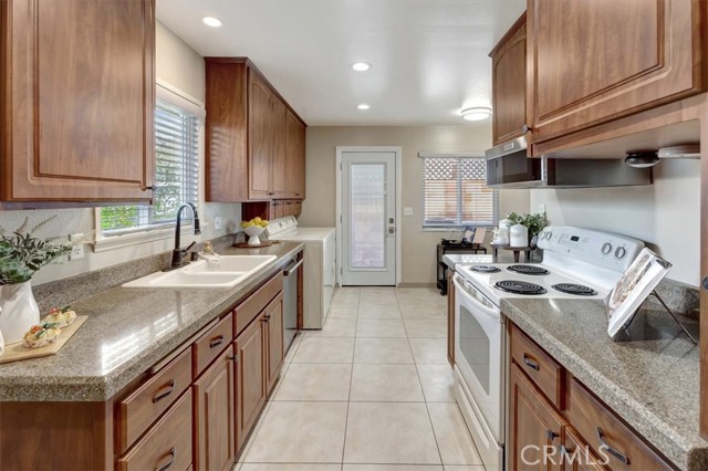 Detail Gallery Image 7 of 18 For 530 Palermo Way, La Habra,  CA 90631 - 4 Beds | 2 Baths