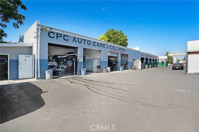 7039 Topanga Canyon Boulevard, Canoga Park CA: https://media.crmls.org/medias/8f4d9e8b-3dc5-4787-abec-550fed35314d.jpg