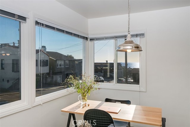 Detail Gallery Image 10 of 19 For 231 Longfellow Ave, Hermosa Beach,  CA 90254 - 4 Beds | 2 Baths