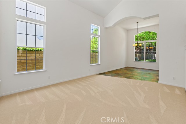 2311 Gillingham Circle, Thousand Oaks CA: https://media.crmls.org/medias/8f4ff2aa-3017-4090-b36f-684447e52c9d.jpg