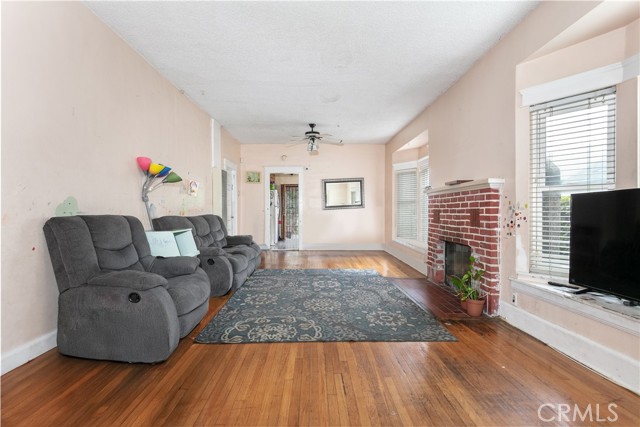 Detail Gallery Image 7 of 35 For 1450 Locust St, Pasadena,  CA 91106 - 2 Beds | 1 Baths