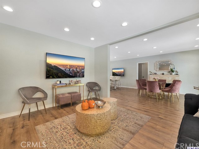 3825 Los Amigos Street, La Crescenta CA: https://media.crmls.org/medias/8f50d341-01d1-44ac-bfd9-cabe0fa30321.jpg