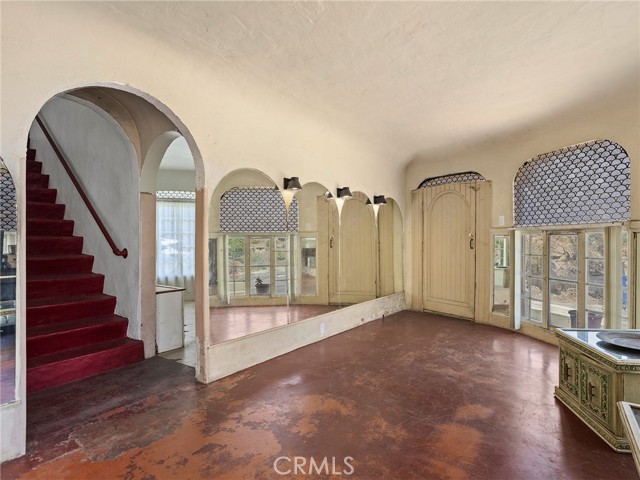 8618 La Tuna Canyon Road, Sun Valley CA: https://media.crmls.org/medias/8f5136fc-07a4-43ba-8feb-27a8e4172131.jpg
