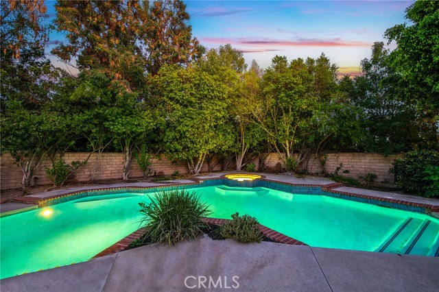 20516 Germain Street, Chatsworth CA: https://media.crmls.org/medias/8f5154c1-61ab-441b-8d39-0705f052e609.jpg