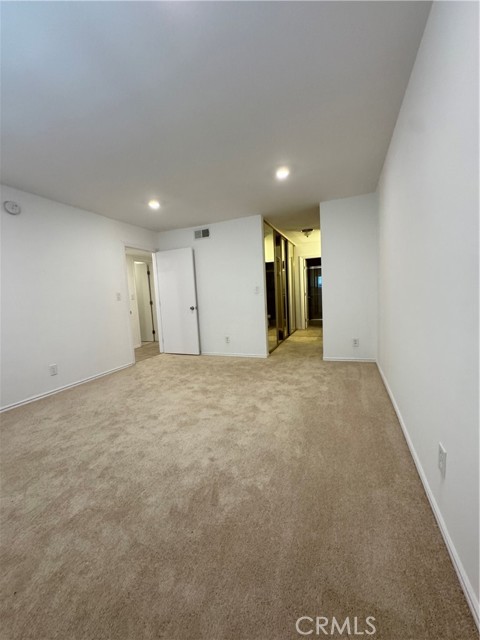 Detail Gallery Image 10 of 27 For 6702 Hillpark Dr #308,  Los Angeles,  CA 90068 - 2 Beds | 2 Baths