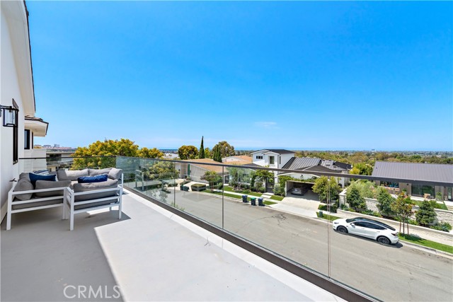 Detail Gallery Image 28 of 40 For 2507 Alta Vista Dr, Newport Beach,  CA 92660 - 5 Beds | 4/1 Baths