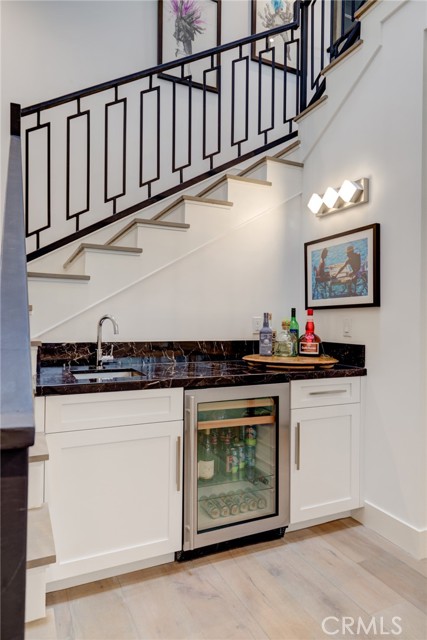 665 19th Street, Manhattan Beach, California 90266, 5 Bedrooms Bedrooms, ,7 BathroomsBathrooms,Residential,Sold,19th,SB22011803