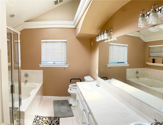 2nd Floor Master Bathroom