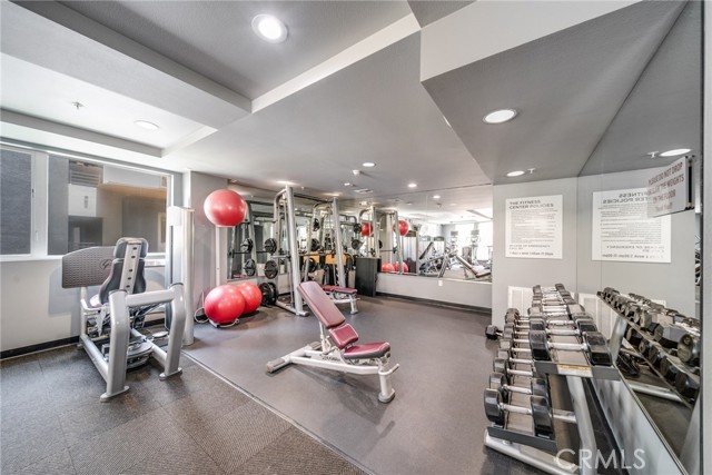 21301 Erwin Street, Woodland Hills CA: https://media.crmls.org/medias/8f52054d-9552-43f0-8fcd-3890195823f8.jpg