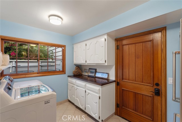 23060 Doris Way, Torrance CA: https://media.crmls.org/medias/8f5223b3-36ca-4690-9d13-ff47d1cb681c.jpg