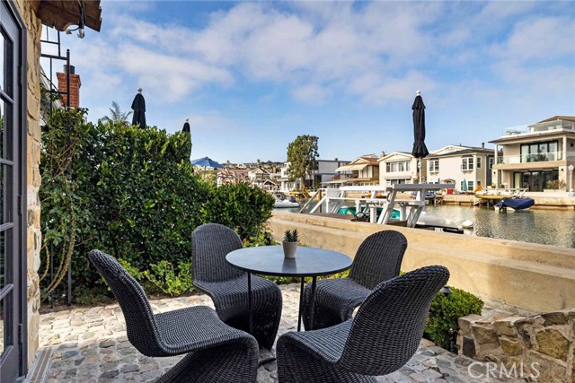 Detail Gallery Image 34 of 35 For 305 Grand Canal #2,  Newport Beach,  CA 92662 - 4 Beds | 3 Baths