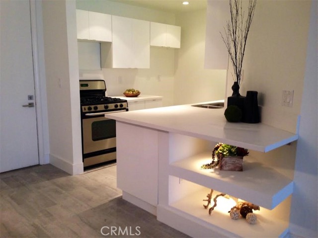 8811 Burton Way # 209, Los Angeles, California 90048, 1 Bedroom Bedrooms, ,1 BathroomBathrooms,Residential Lease,For Rent,8811 Burton Way # 209,CRSR24158270