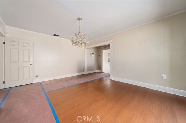 1412 S Victoria Avenue, Los Angeles CA: https://media.crmls.org/medias/8f533ab7-8e59-4c93-a5a0-905255c3ec42.jpg