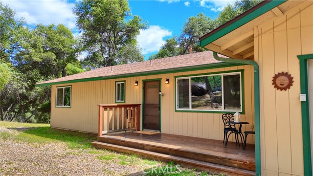 Detail Gallery Image 4 of 49 For 51864 Mountain Quail Pl, Oakhurst,  CA 93644 - 3 Beds | 2 Baths