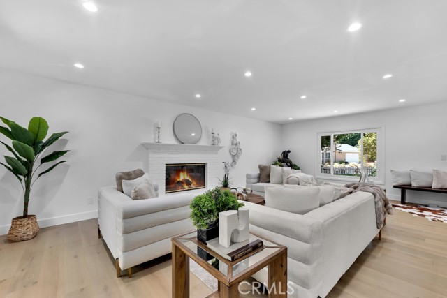 9500 Texhoma Avenue, Northridge CA: https://media.crmls.org/medias/8f53c5ed-9ec2-40e1-938e-2d4a2459a096.jpg