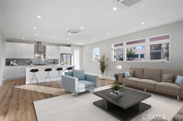 2321 Vanderbilt Lane, Redondo Beach, California 90278, 6 Bedrooms Bedrooms, ,2 BathroomsBathrooms,Residential,Sold,Vanderbilt,CV20231019