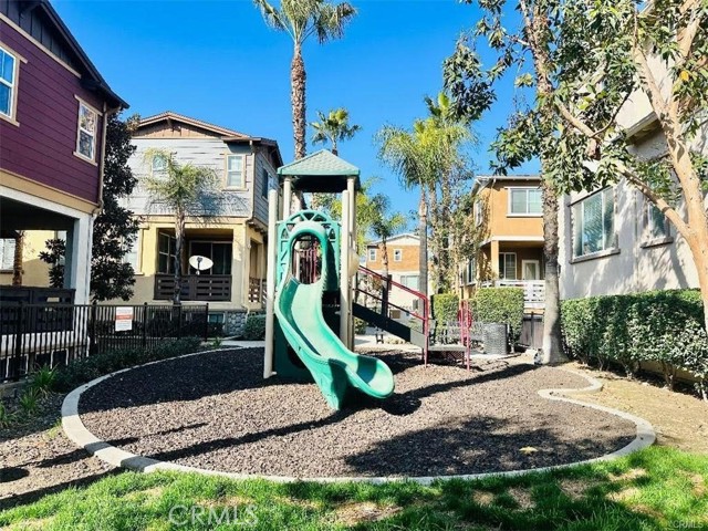 Detail Gallery Image 28 of 31 For 1963 Annandale Way, Pomona,  CA 91767 - 4 Beds | 2/1 Baths