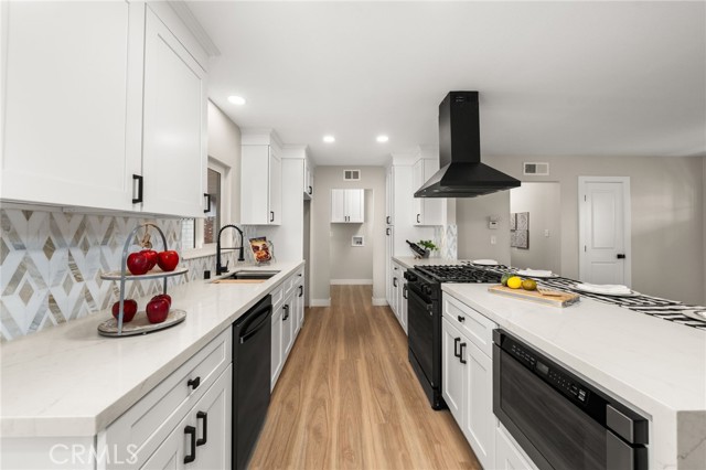 1905 Davis Street, Corona CA: https://media.crmls.org/medias/8f568151-57ba-4cec-a764-c0c333440f5b.jpg