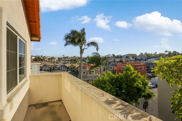 1101 Stanford Avenue, Redondo Beach, California 90278, 3 Bedrooms Bedrooms, ,2 BathroomsBathrooms,Residential,Sold,Stanford,SB17239235