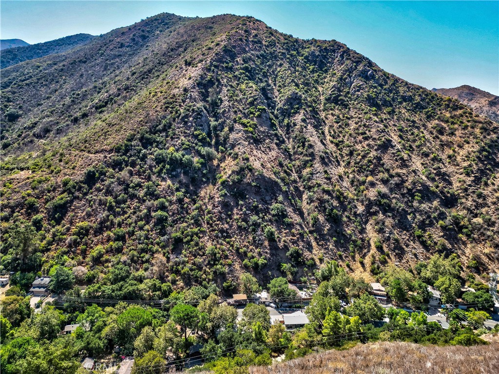 https://media.crmls.org/medias/8f573e7d-75d3-49dd-b049-4cb3e3443af0.jpg?preset=X-Large