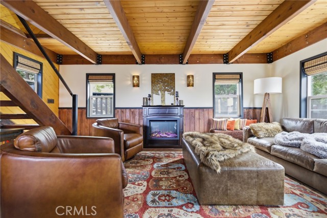 Detail Gallery Image 12 of 50 For 170 Fir Ter, Cedar Glen,  CA 92321 - 3 Beds | 2/1 Baths