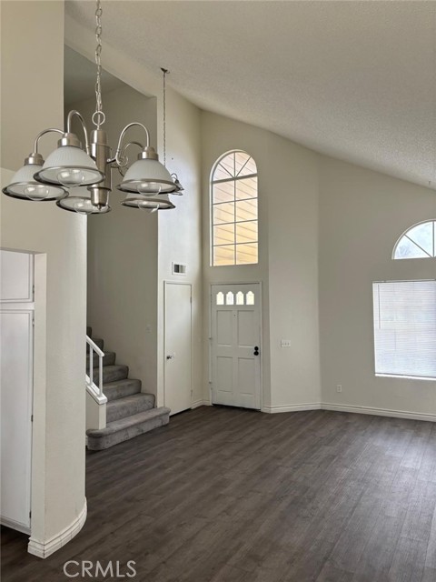 Detail Gallery Image 3 of 10 For 29039 Avocado Way, Lake Elsinore,  CA 92530 - 3 Beds | 2/1 Baths