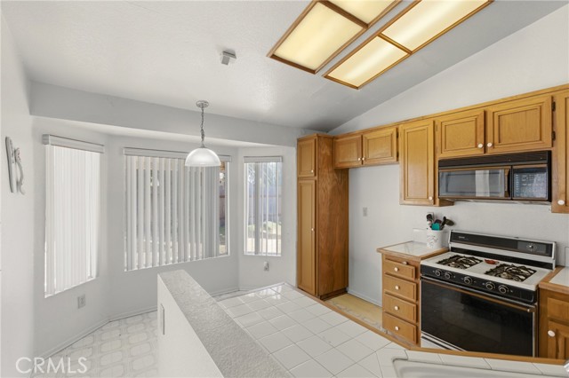23573 Lake Valley Drive, Moreno Valley CA: https://media.crmls.org/medias/8f57e7f1-9732-48d0-8529-f28fd68cfce7.jpg