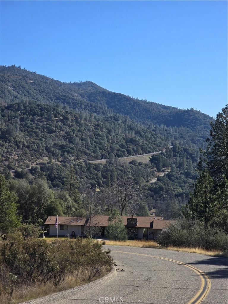 https://media.crmls.org/medias/8f58683d-44a3-465f-8713-cf10853ce5fd.jpg?preset=X-Large