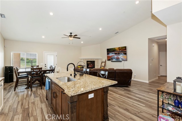 Detail Gallery Image 9 of 29 For 14027 Driftwood Dr, Victorville,  CA 92395 - 4 Beds | 2 Baths