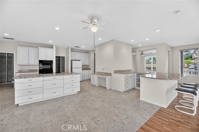 Detail Gallery Image 10 of 65 For 29886 Bahia Dr, Canyon Lake,  CA 92587 - 3 Beds | 2 Baths