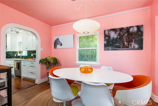 10522 Fernglen Avenue, Tujunga CA: https://media.crmls.org/medias/8f5a329e-c6ec-46c6-be97-61d8d8204b51.jpg