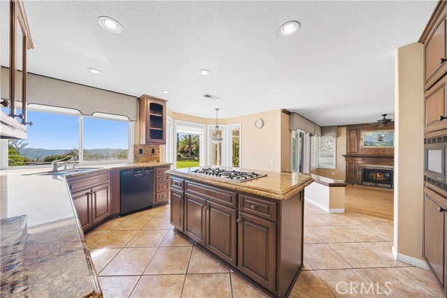 Detail Gallery Image 15 of 53 For 3285 Rim Rd, Yorba Linda,  CA 92886 - 5 Beds | 4 Baths