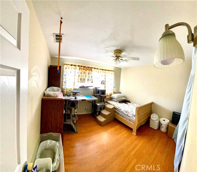 526 W Avenue J5, Lancaster CA: https://media.crmls.org/medias/8f5a8523-0671-4650-8c8d-c808cede7807.jpg