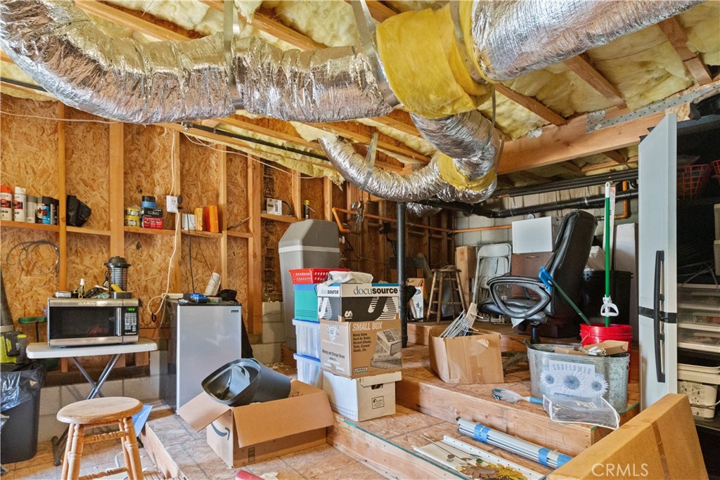 https://media.crmls.org/medias/8f5af802-02b2-4d03-8d63-2d3e41c36bd3.jpg?preset=X-Large