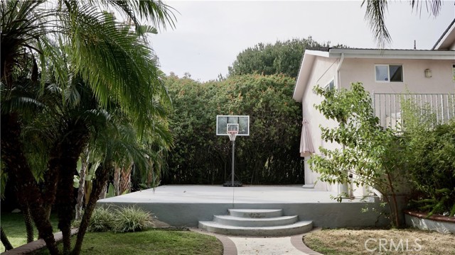 Detail Gallery Image 10 of 32 For 925 Sherlock Dr, Burbank,  CA 91501 - 3 Beds | 3 Baths