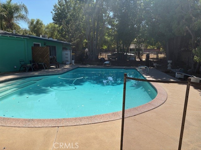 Detail Gallery Image 22 of 22 For 22354 Burbank Bld, Woodland Hills,  CA 91367 - 2 Beds | 1/1 Baths